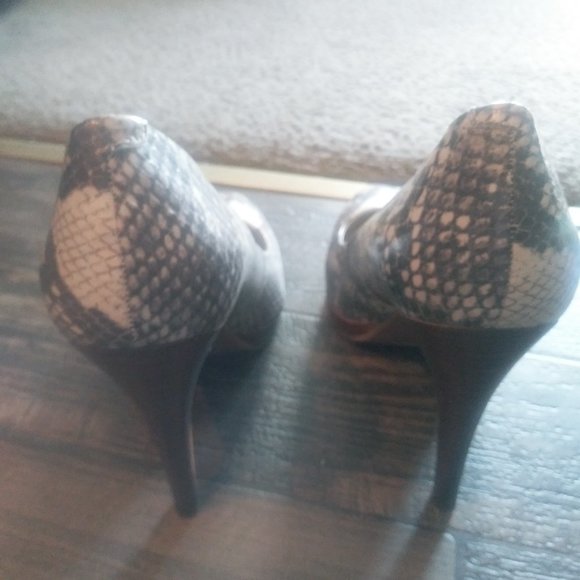 Snakeskin Heels - Picture 7 of 7